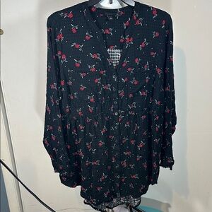 SIZE 1 Torrid Black Rose Floral Button Down Shirt XL 14/16 EUC